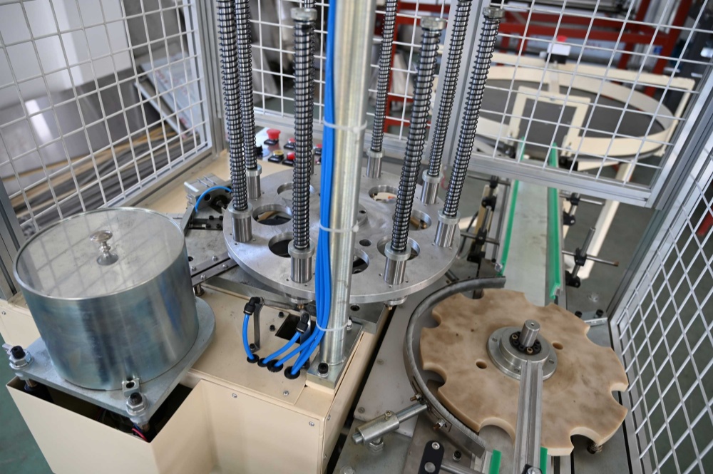 Candle Factory Full-Auto Candle Wick Insert Equipment